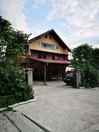 Проживание в семье Casa Eden Băbeni-0